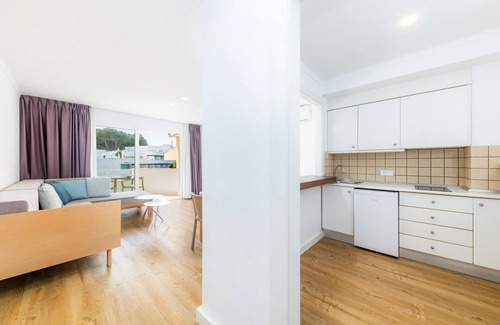 Canyamel Apartment | Apartment 'Apartament Massanet 2a' with Balcony, Wi-Fi and Air Conditioning