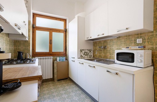 San Terenzo Apartment | Apartment 'Baia Blu Amati' with Sea View, Balcony and Wi-Fi
