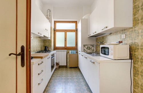 San Terenzo Apartment | Apartment 'Baia Blu Amati' with Sea View, Balcony and Wi-Fi