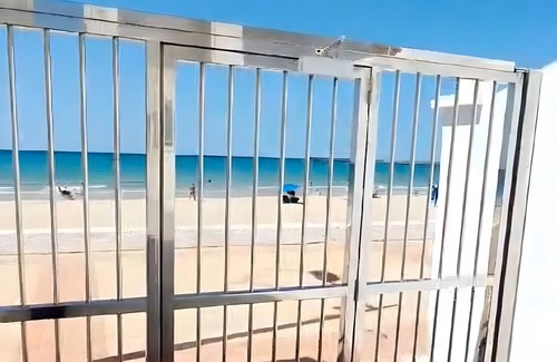 Barbate Apartment | Apartment 'Beach House' with Wi-Fi and Air Conditioning
