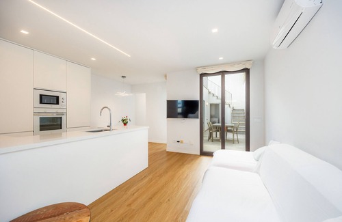 S'Illot-Cala Morlanda Apartment | Apartment 'Ca Na Tonina Ref 7000' with Private Terrace, Wi-Fi and Air Conditioning