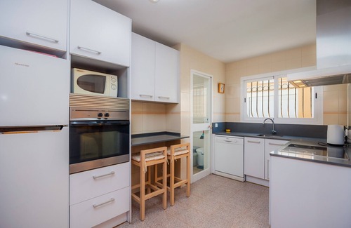 Puerto de Pollensa Apartment | Apartment 'Can Vidal Des Port' with Sea View, Private Terrace and Wi-Fi