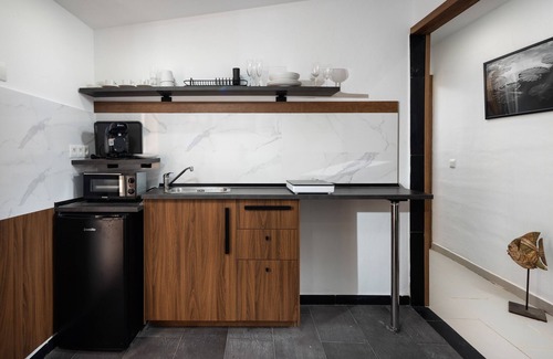 Almayate Bajo Apartment | Apartment 'Casa 2' with Beach View, Wi-Fi and Air Conditioning