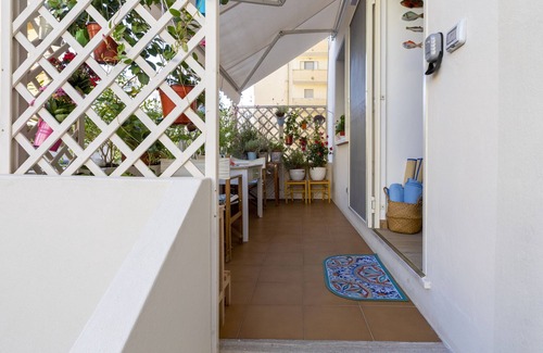 Pivarada Apartment | Apartment 'Casa Cordemar Alghero' with Private Terrace, Wi-Fi and Air Conditioning