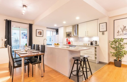 La Victoria Apartment | Apartment 'Casa Malaga' with Terrace, A/C & Wi-Fi