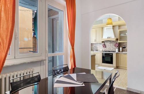 San Teodoro Apartment | Apartment 'Casa Per Famiglia' with Balcony and Wi-Fi