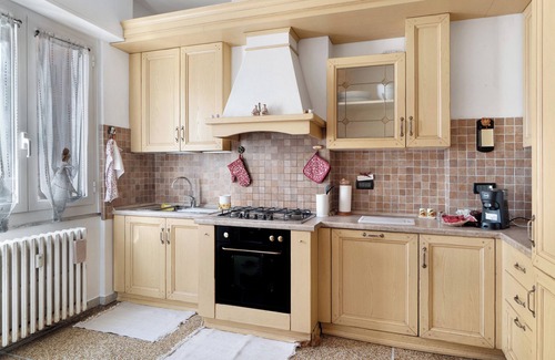 San Teodoro Apartment | Apartment 'Casa Per Famiglia' with Balcony and Wi-Fi