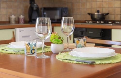Pivarada Apartment | Apartment 'Casa Vacanze Emma' with Mountain View, Wi-Fi and Air Conditioning