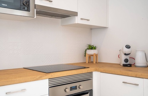 Cala Ferrera Apartment | Apartment 'Coral' with Sea View, Wi-Fi and Air Conditioning