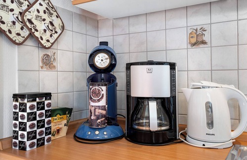 Rabenkirchen-Faulueck Apartment | Apartment 'Simonsen' with Separate Terrace, Shared Garden and Wi-Fi