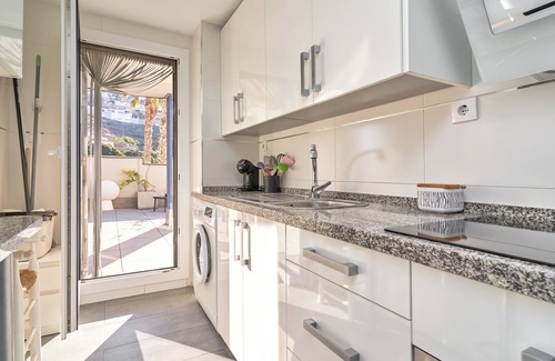 Velilla-Taramay Apartment | Apartment 'El Paraiso De Cabria' with Mountain View, Wi-Fi and Air Conditioning