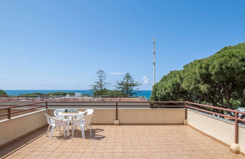 Los Canos de Meca Apartment | Apartment 'En Los Caños De Meca' with Sea View, Wi-Fi and Air Conditioning