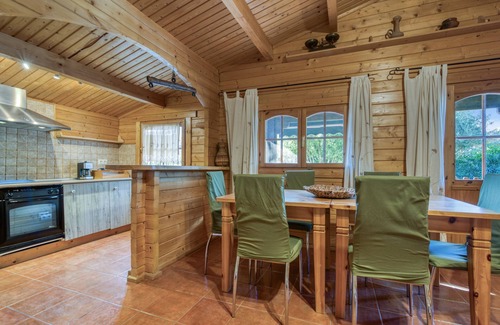 Benicolet Apartment | Apartment 'Entre Viejos Olivos 7' with Mountain View, Shared Pool and Air Conditioning