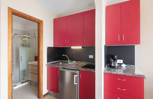 Puerto Naos Apartment | Apartment 'Moijama 8' with Sea View, Shared Pool and Wi-Fi