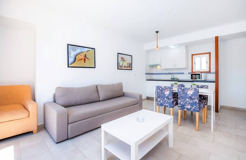 Cala d'Or Apartment | Apartment "Felipe 1-1 vista piscina" with Shared Terrace, Shared Pool & WiFi