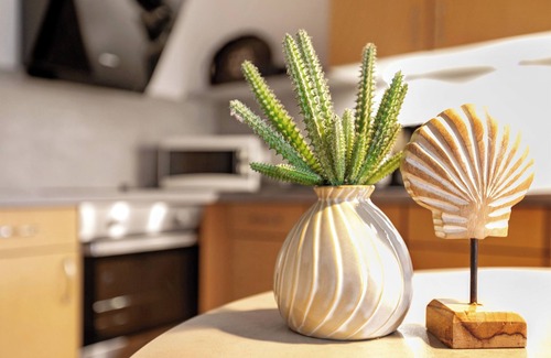 Nordstrand Apartment | Apartment 'Ferienhof Jacobsen 2' with Shared Terrace, Shared Garden and Wi-Fi