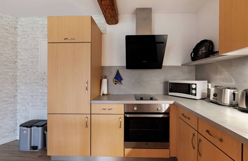 Nordstrand Apartment | Apartment 'Ferienhof Jacobsen 2' with Shared Terrace, Shared Garden and Wi-Fi