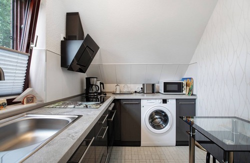 Kauslund Apartment | Apartment 'Ferienwohnung Mürwik' with Shared Garden, Balcony and Wi-Fi