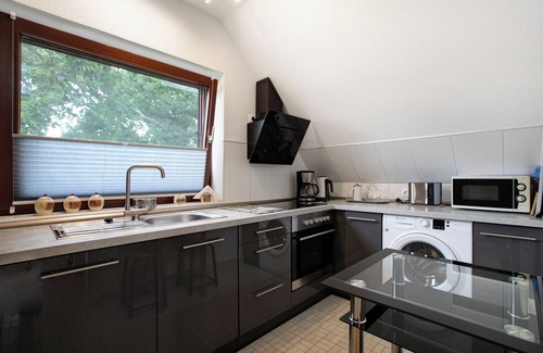 Kauslund Apartment | Apartment 'Ferienwohnung Mürwik' with Shared Garden, Balcony and Wi-Fi