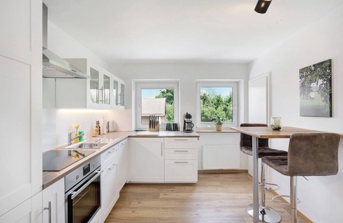 Bad Toelz Apartment | Apartment 'Ferienwohnung Kalvarienberg' with Mountain View, Balcony and Wi-Fi