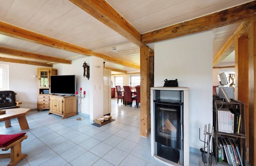 Dagebuell Apartment | Apartment 'Ferienwohnung Sylt' with Terrace, Shared Garden and Wi-Fi