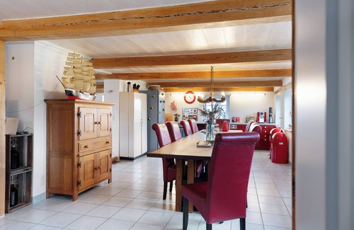 Dagebuell Apartment | Apartment 'Ferienwohnung Sylt' with Terrace, Shared Garden and Wi-Fi