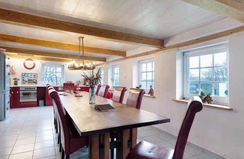 Dagebuell Apartment | Apartment 'Ferienwohnung Sylt' with Terrace, Shared Garden and Wi-Fi