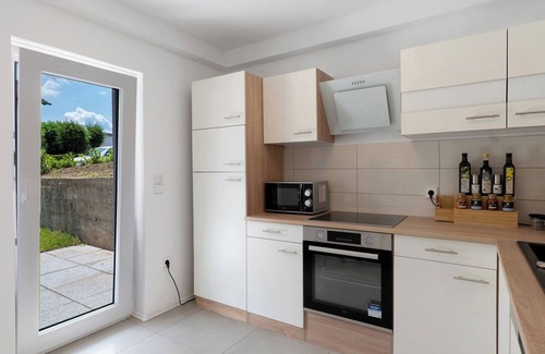 Hoffenheim Apartment | Apartment 'Ferienwohnung' with Private Terrace, Private Garden and Wi-Fi