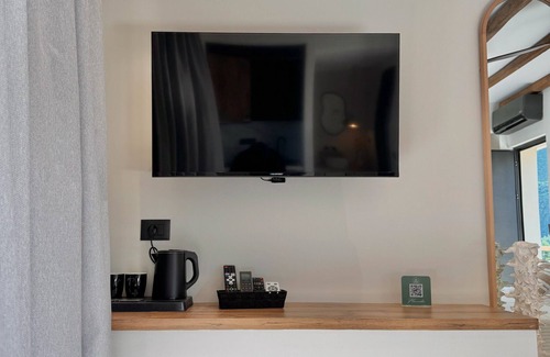 Pefkos Apartment | Apartment 'Flaccida' with Mountain View, Wi-Fi and Air Conditioning