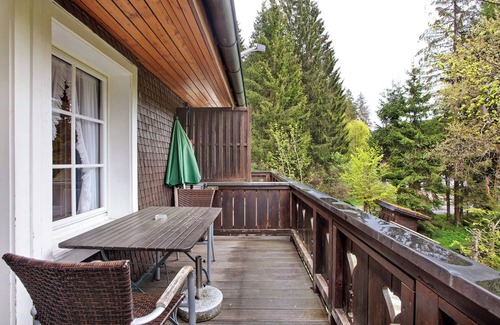 Blasiwald Apartment | Apartment 'Florianshütte' with Shared Garden, Balcony and Wi-Fi