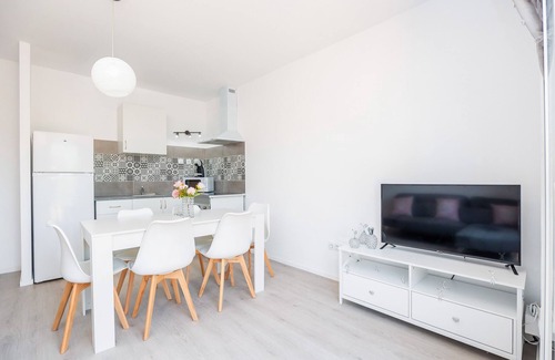 Cala Ferrera Apartment | Apartment 'Gran Sol Family 8' with Shared Pool, Wi-Fi and Air Conditioning