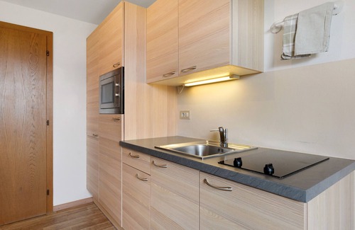 Berg/Monte Apartment | Apartment 'Harmony Apt 2' with Mountain View, Shared Garden and Wi-Fi