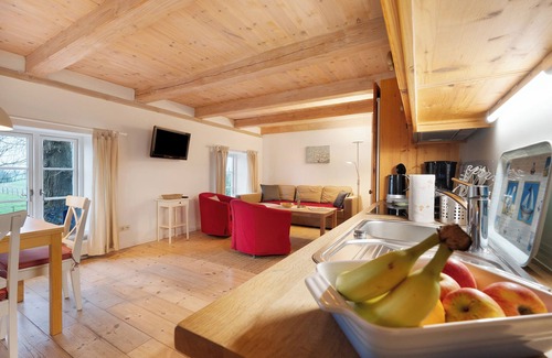 Hillgroven Apartment | Apartment 'Haus Mühlenhof 3' with Shared Terrace, Private Garden and Wi-Fi