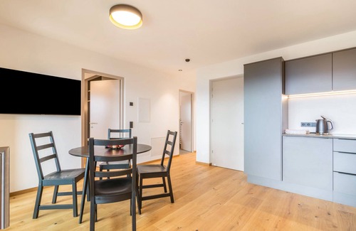 Lagundo Apartment | Apartment Hofer Hof ZIEL with Mountain View, Wi-Fi & Terrace