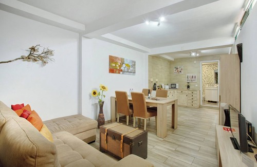 Se Apartment | Apartment 'Host Albina' with Private Terrace, Wi-Fi and Air Conditioning