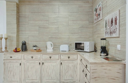 Se Apartment | Apartment 'Host Albina' with Private Terrace, Wi-Fi and Air Conditioning