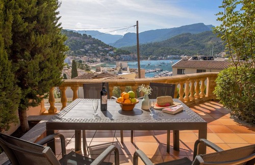 Puerto de Soller Apartment | Apartment in Fishing Village with Wi-Fi, Air Conditioning & Terrace with Sea View