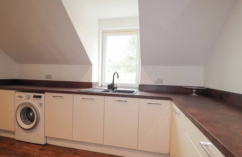 Foyers Cottage | APARTMENT IN FOYERS, pet friendly, with open fire in Foyers