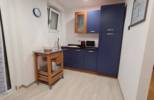 Pivarada Apartment | Apartment in Lido beachfront center with sea view terrace and Wi-Fi