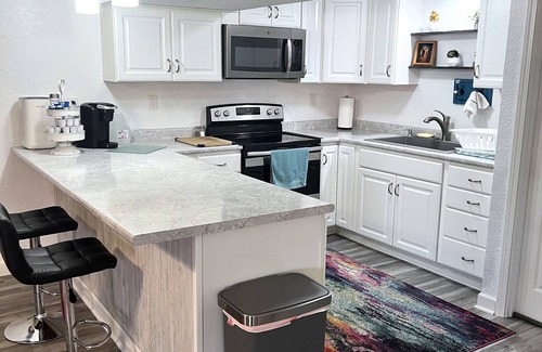 Freeport House | Apartment in private home, sleeps 7 guest