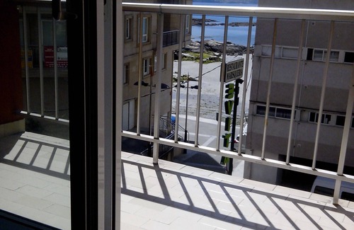 Sanxenxo Apartment | Apartment in the urban area of sanxenxo with sea views