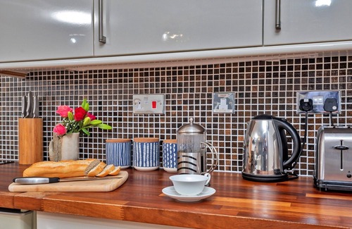 West Cliff Apartment | Apartment in Whitby near Whalebone Arch