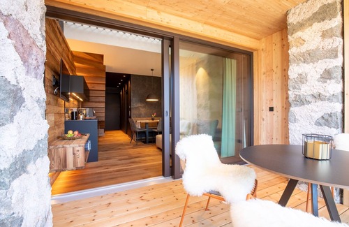 Postal Apartment | Apartment "Innerbachlerhof Laugen" with Wi-Fi, Air Conditioning, Garden & Pool