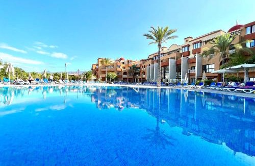 San Miguel de Abona Apartment | Apartment Junior Suite with Pool or Sea view, Wifi and heated pool