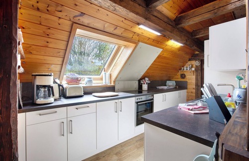 Blasiwald Apartment | Apartment 'Karlshorst' with Shared Garden, Balcony and Wi-Fi