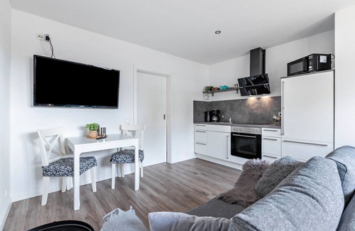 Weddingstedt Apartment | Apartment 'Koll' with Wi-Fi