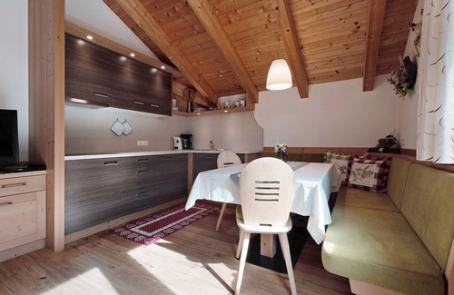 La Valle Apartment | Apartment Lüch da Mirio App Fanes with Mountain View, Garden & Wi-Fi