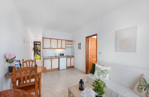 Puerto Naos Apartment | Apartment 'La Bayana - 5' with Sea View, Shared Pool and Wi-Fi