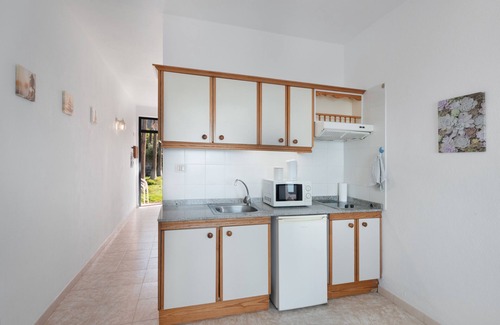 Puerto Naos Apartment | Apartment 'La Bayana - 5' with Sea View, Shared Pool and Wi-Fi