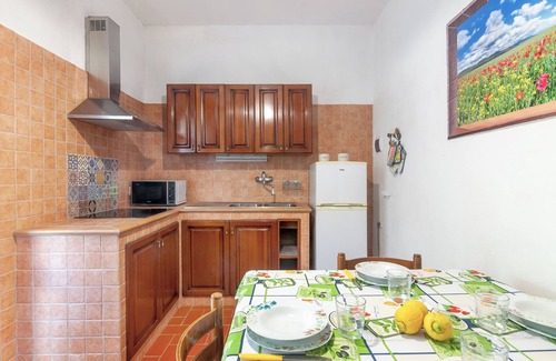 Chiocchio Apartment | Apartment 'La Cantinetta Di Barberino' with Private Terrace, Private Garden and Wi-Fi